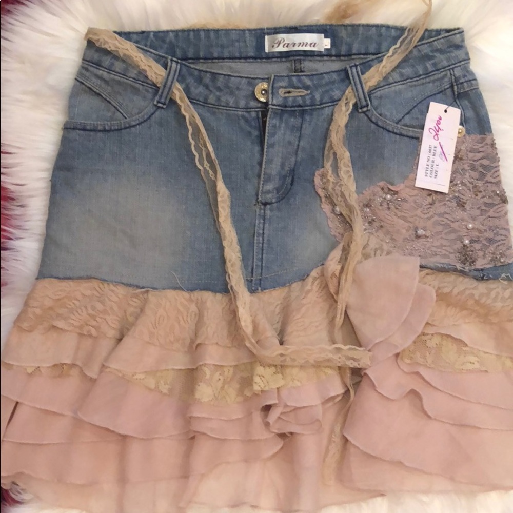 BRAND NEW! Look cute for summer in this Jean Skirt